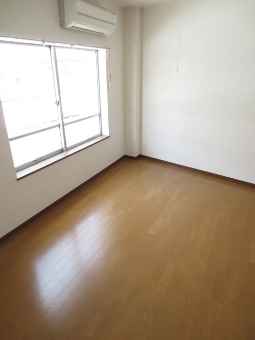 物件内観写真4　(居室)