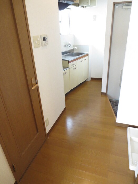 物件内観写真12　(廊下)