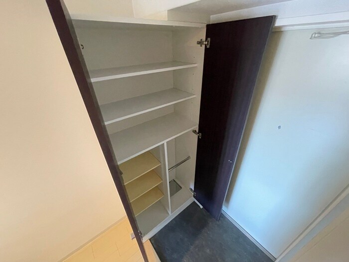 物件内観写真13　(靴箱)