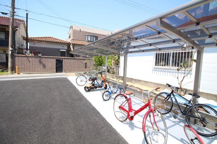 物件外観写真4　(駐輪場)