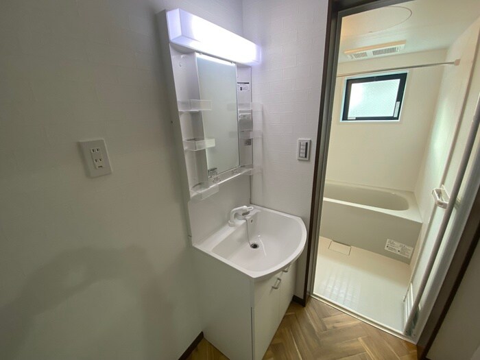 物件内観写真13　(洗面)