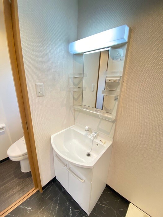 物件内観写真8　(洗面)