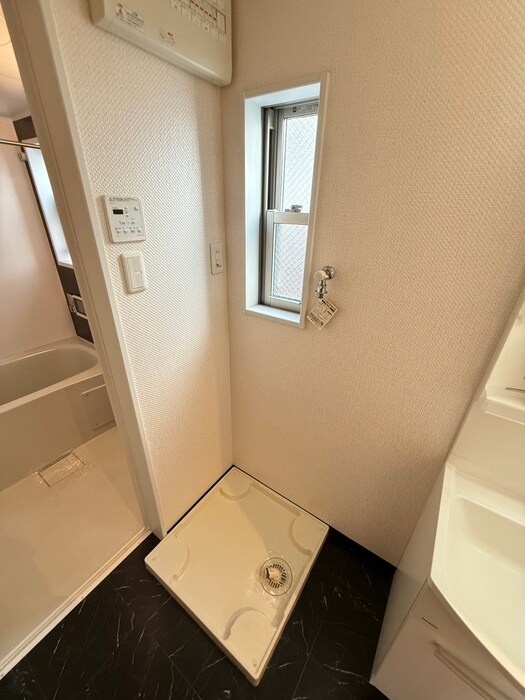 物件内観写真15　(洗濯機置場)