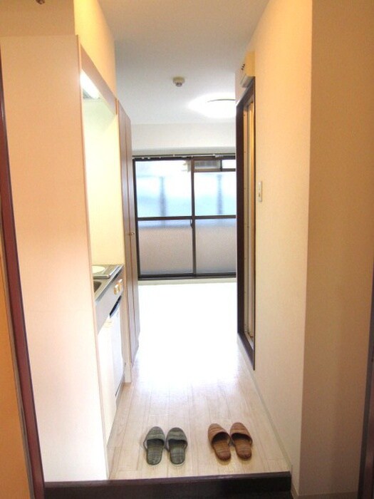 物件内観写真5　(玄関)