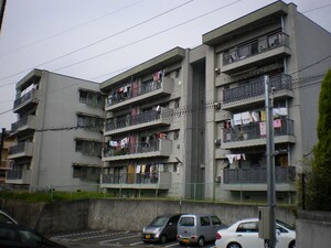 婦人子供服厚生年金住宅(103)外観写真