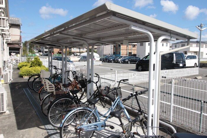 物件外観写真3　(駐輪場)