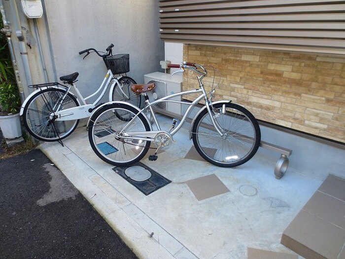 物件外観写真3　(駐輪場)