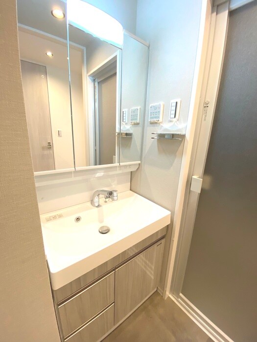 物件内観写真9　(洗面)