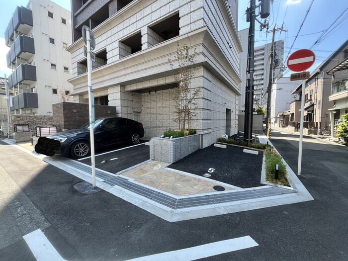 物件外観写真4　(駐車場)