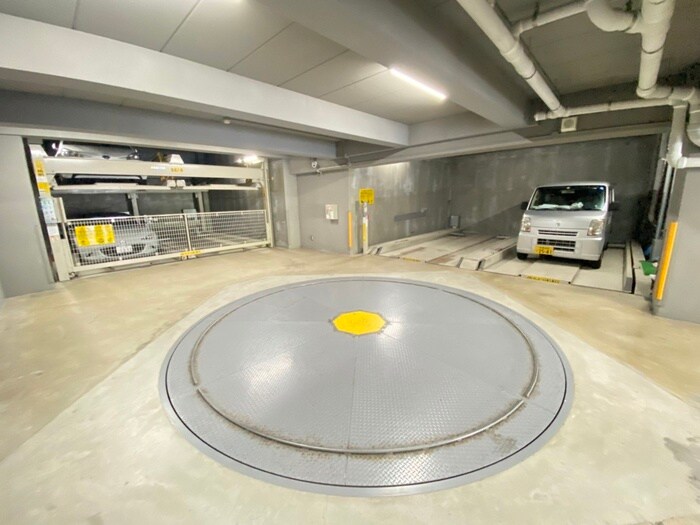 物件外観写真6　(駐車場)