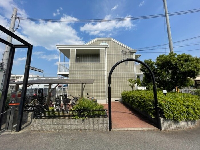 物件外観写真2　(エントランス部分)