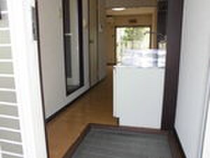 物件内観写真7　(玄関)