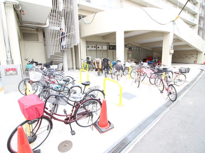 物件外観写真5　(駐輪場)