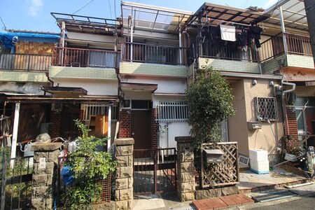草尾テラスハウス379-4外観写真