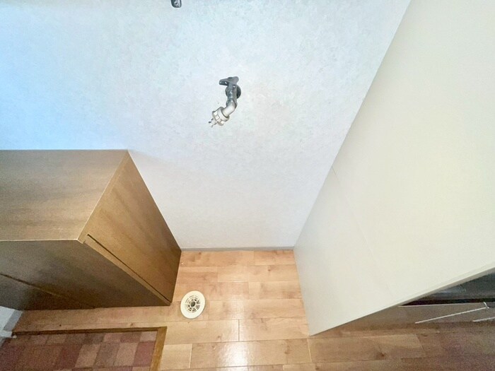 物件内観写真16　(洗濯機置場)