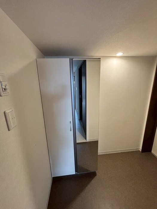 物件内観写真11　(玄関)