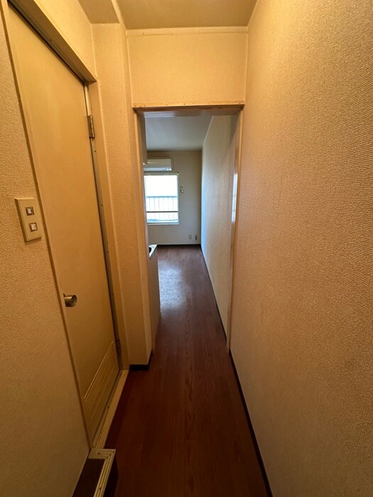 物件内観写真10　(廊下)