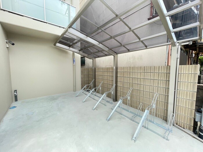 物件外観写真3　(駐輪場)