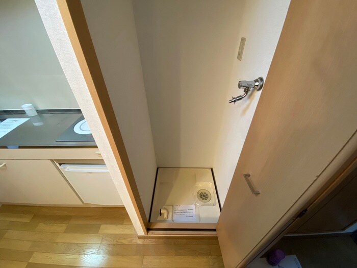 物件内観写真11　(洗濯機置場)