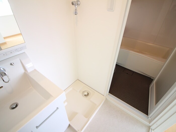 物件内観写真12　(洗濯機置場)