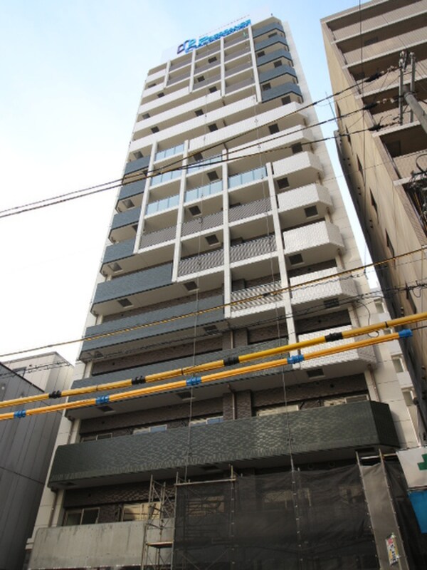 建築中