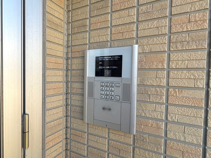 物件外観写真4　(エントランス部分)