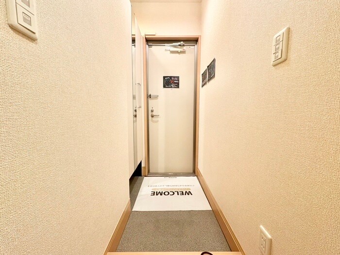 物件内観写真16　(玄関)