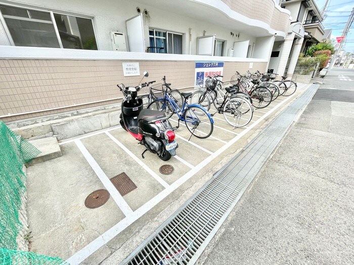 物件外観写真5　(駐輪場)