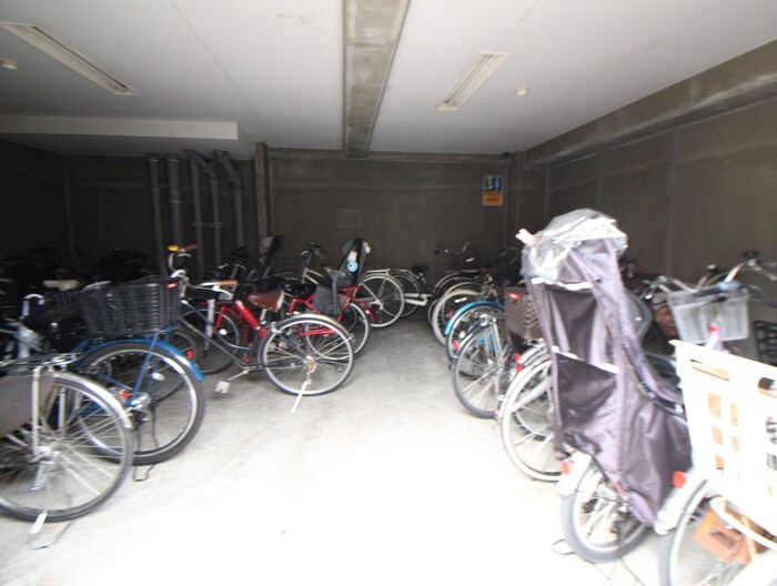 物件外観写真2　(駐車場)