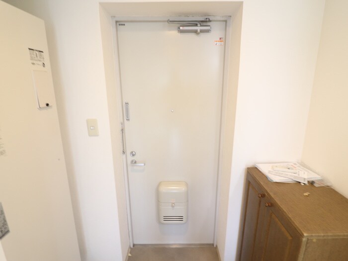 物件内観写真14　(玄関)