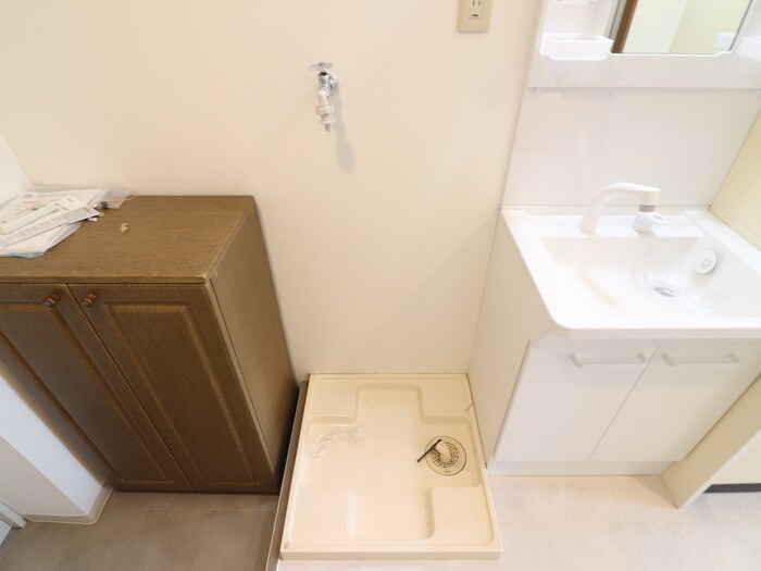 物件内観写真18　(洗濯機置場)