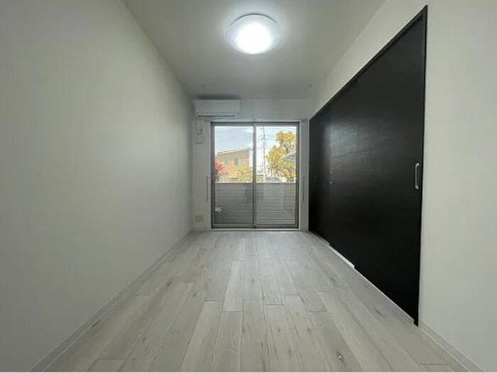 物件内観写真3　(居室)