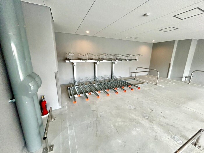 物件外観写真3　(駐輪場)