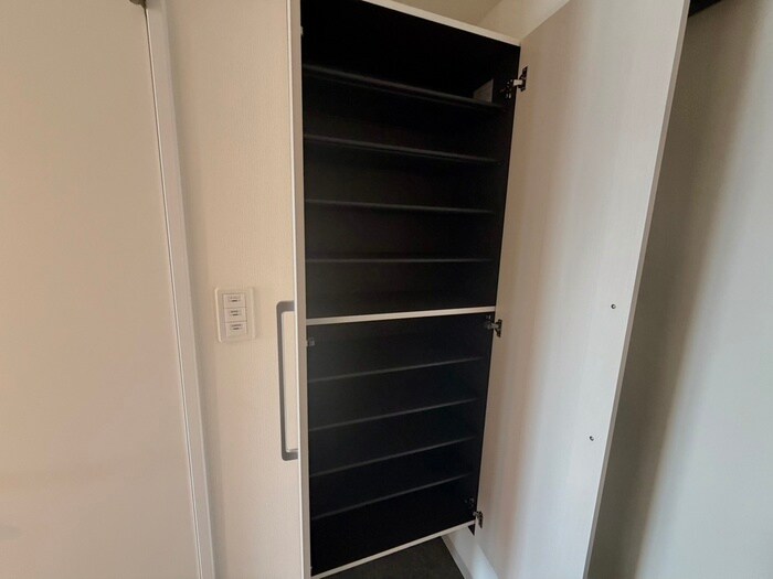 物件内観写真15　(靴箱)