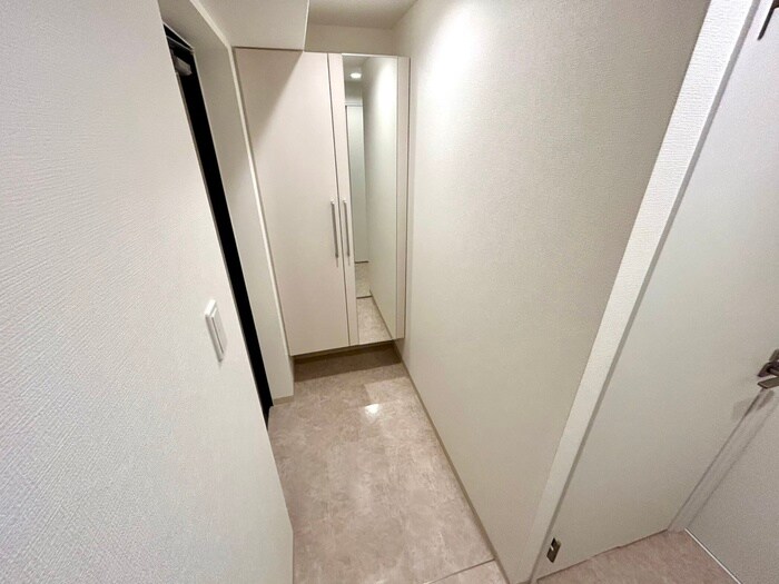 物件内観写真18　(玄関)