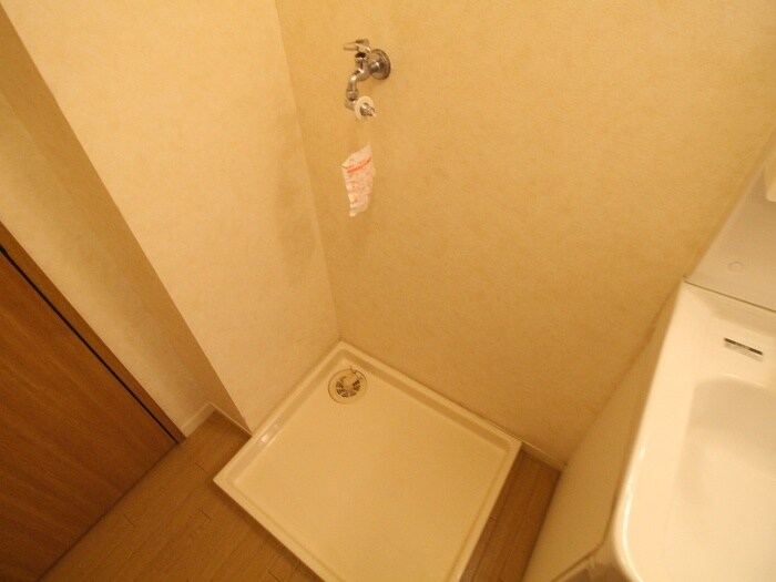 物件内観写真17　(洗濯機置場)