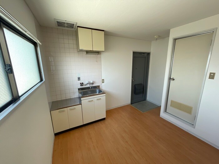 物件内観写真9　(居室)