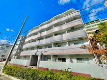 シャトラン弓木三番館の外観写真