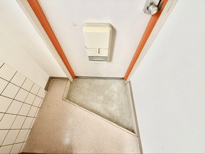 物件内観写真7　(玄関)