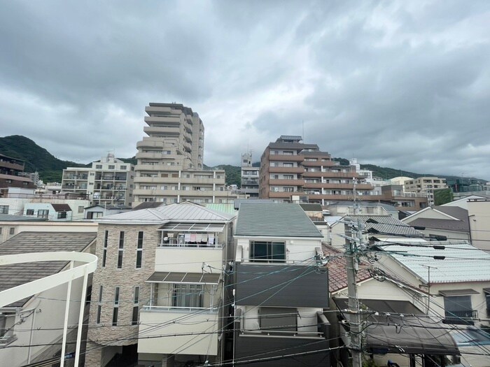 物件内観写真17　(室内からの展望)