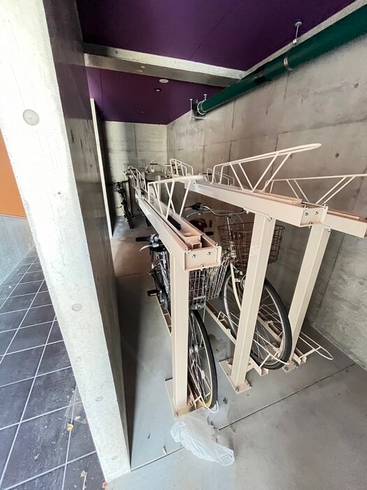 物件外観写真6　(駐輪場)