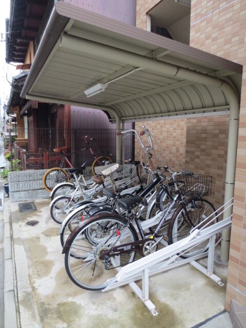 物件外観写真6　(駐輪場)