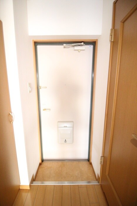 物件内観写真14　(玄関)