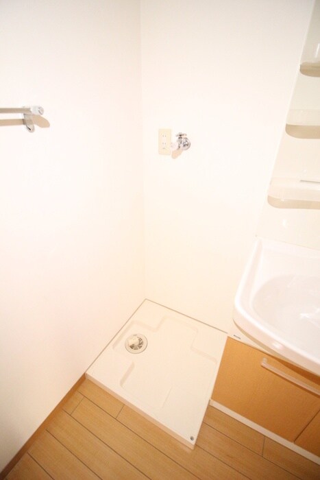 物件内観写真17　(洗濯機置場)