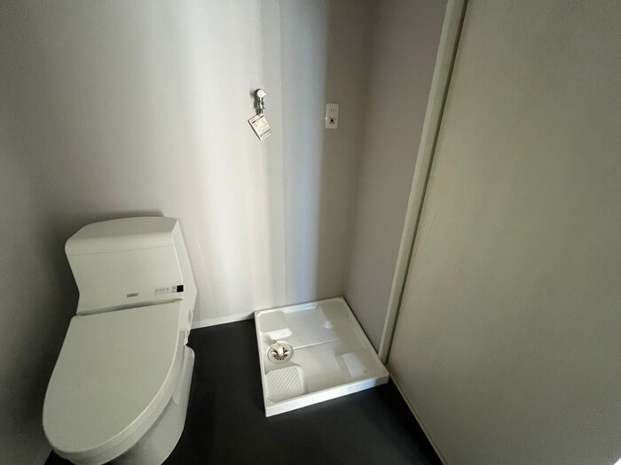 物件内観写真14　(洗濯機置場)