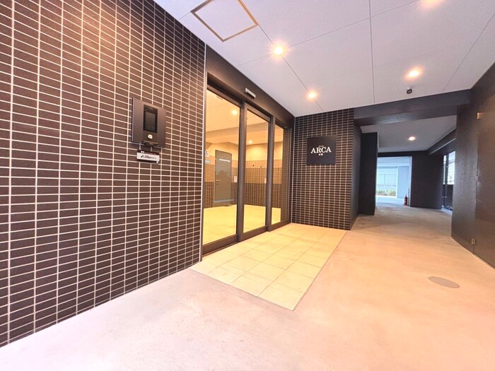 物件外観写真5　(エントランス部分)