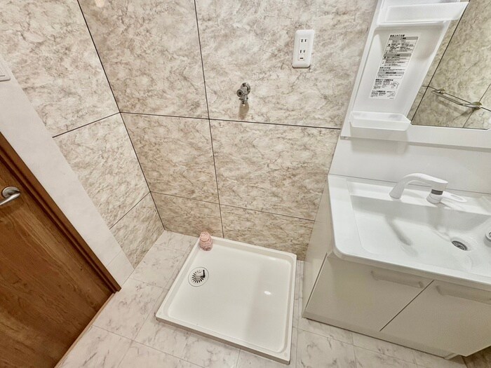 物件内観写真12　(洗濯機置場)