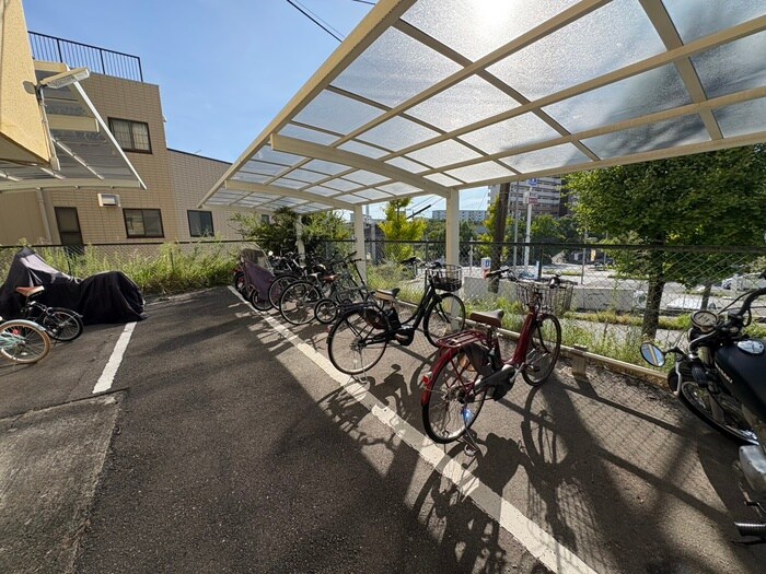 物件外観写真6　(駐輪場)