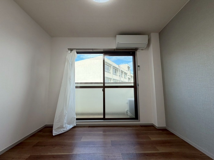 物件内観写真4　(居室)