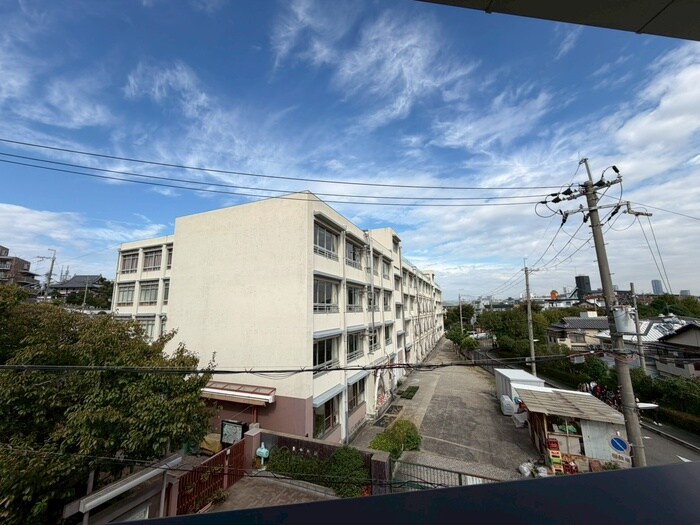 物件内観写真19　(室内からの展望)